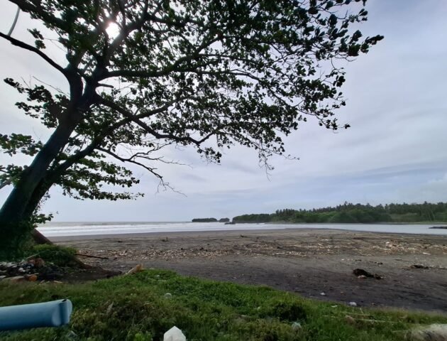 Tanah dengan view pantai